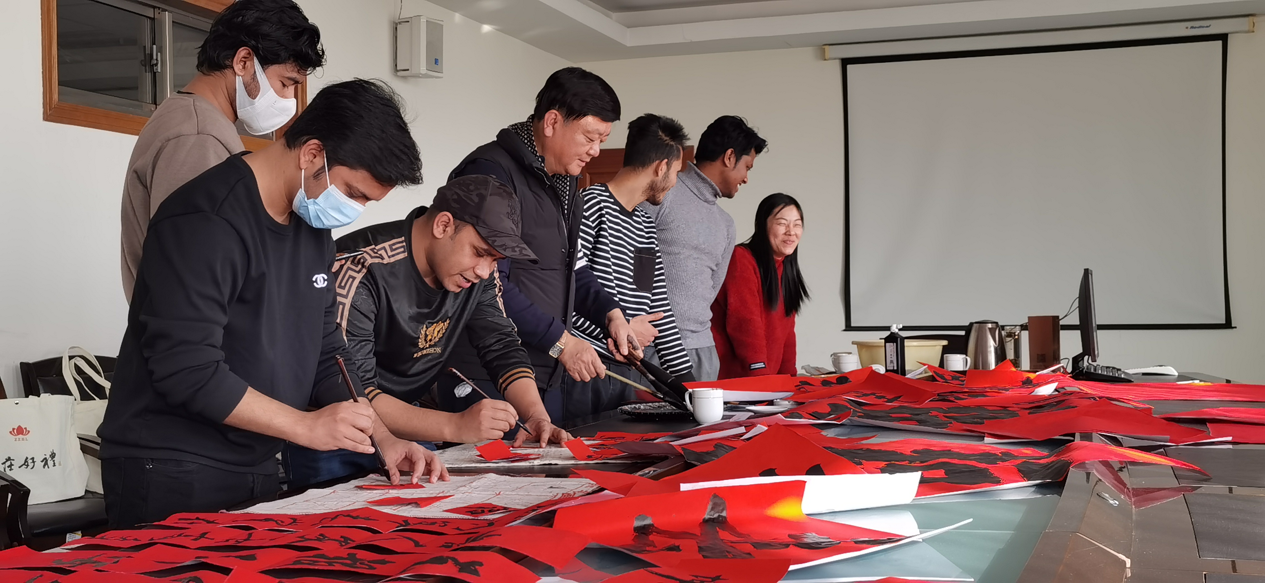 中国文化体验日 新疆文艺演出亮相科威特